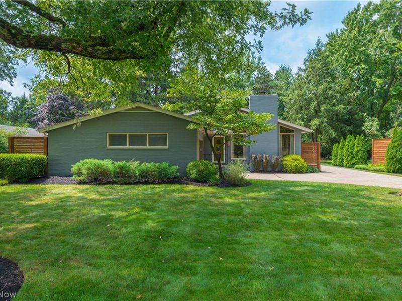 374 Bradley Road, Bay Village, OH 44140 Photo 3