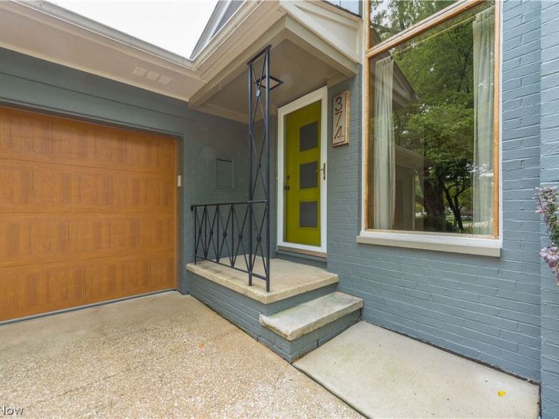 374 Bradley Road, Bay Village, OH 44140 Photo 5