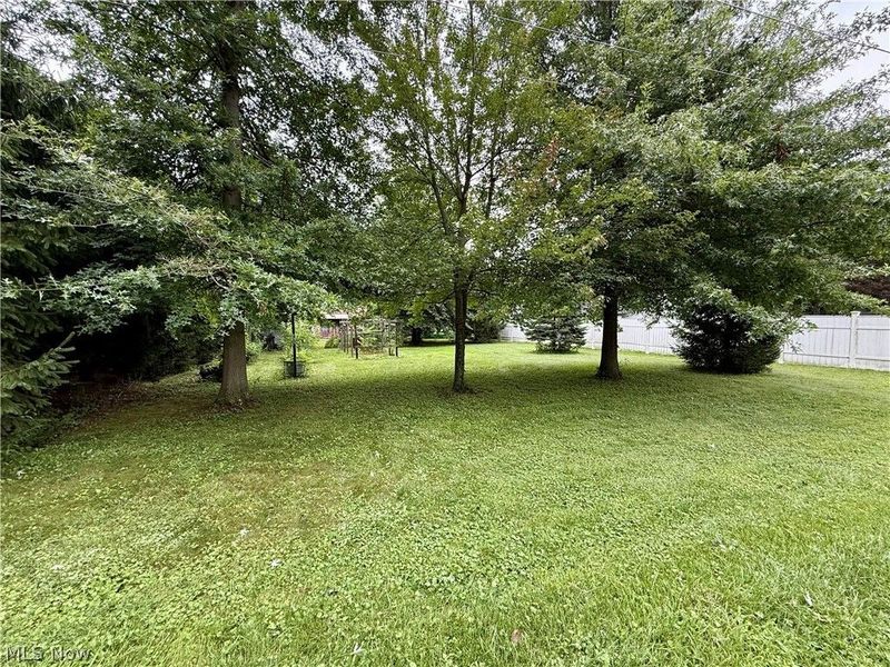 6057 Glen Dr SW, Sherrodsville, OH 44675 Photo 3
