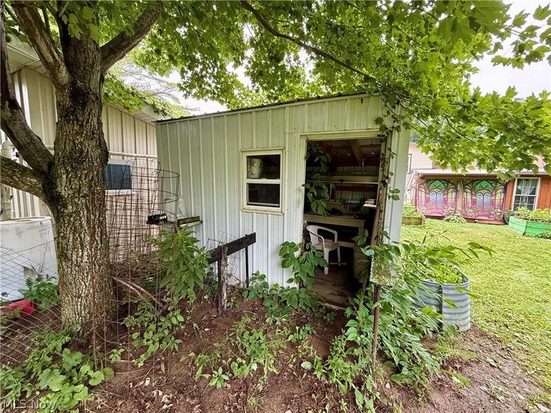 6057 Glen Dr SW, Sherrodsville, OH 44675 Photo 7