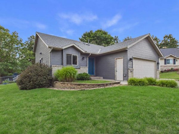 1104 Summit Way , Sauk Rapids, MN 56379