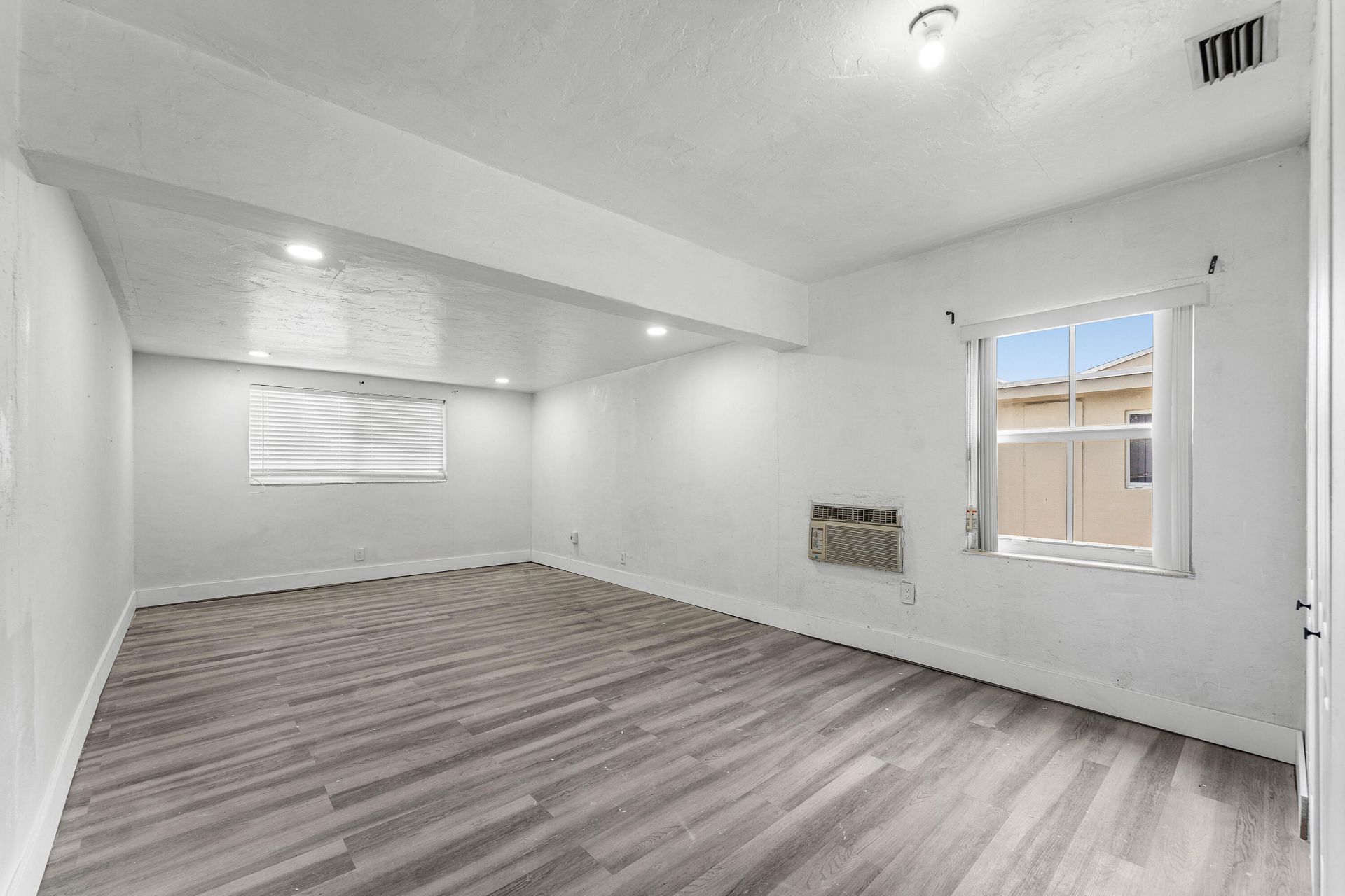 2030 NW 43rd Street, Miami, FL 33142 Photo