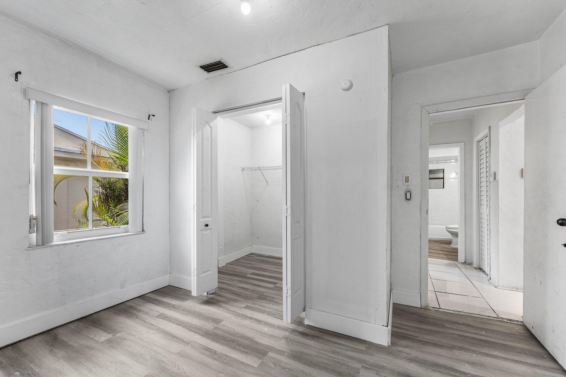 2030 NW 43rd Street, Miami, FL 33142 Photo