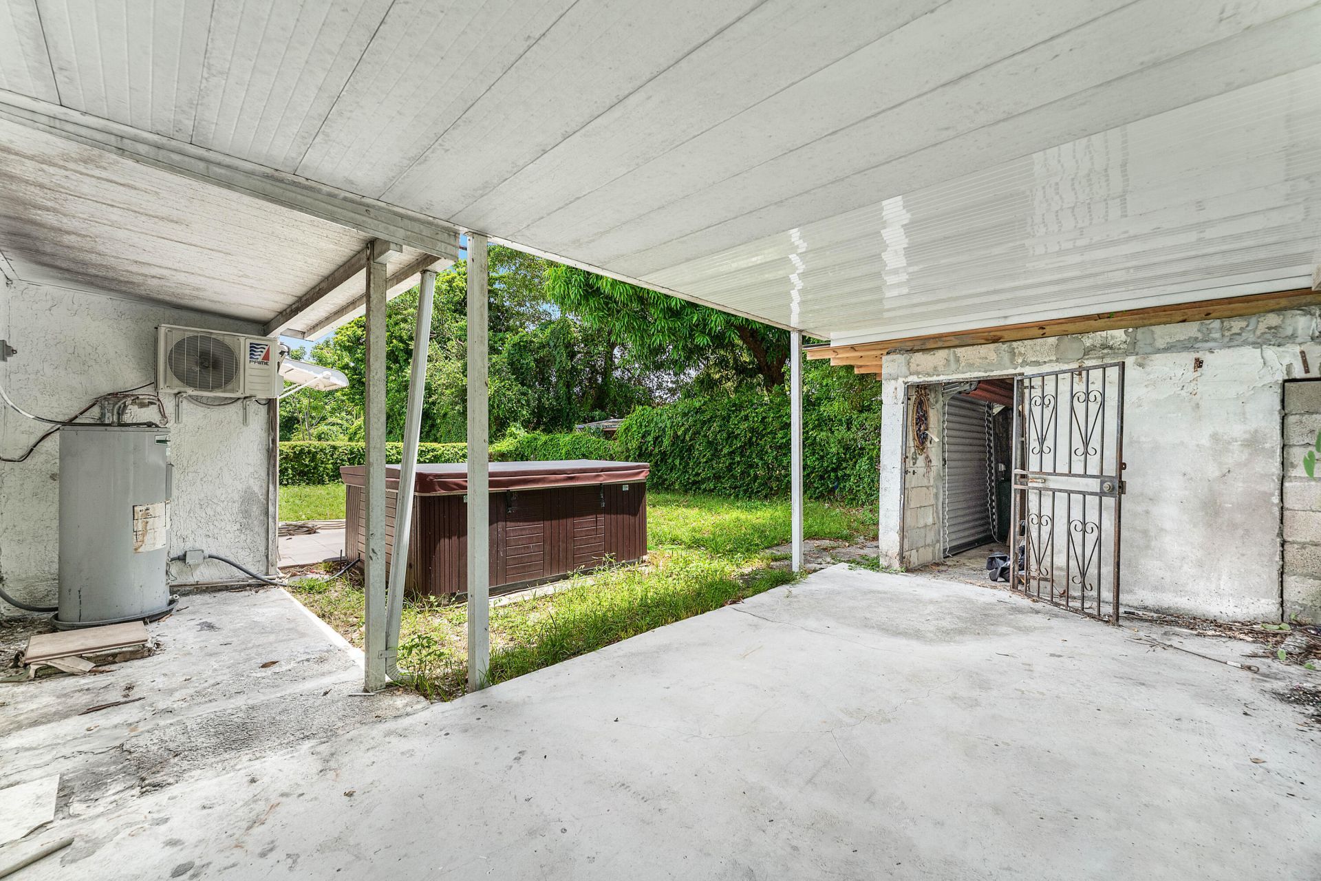 2030 NW 43rd Street, Miami, FL 33142 Photo