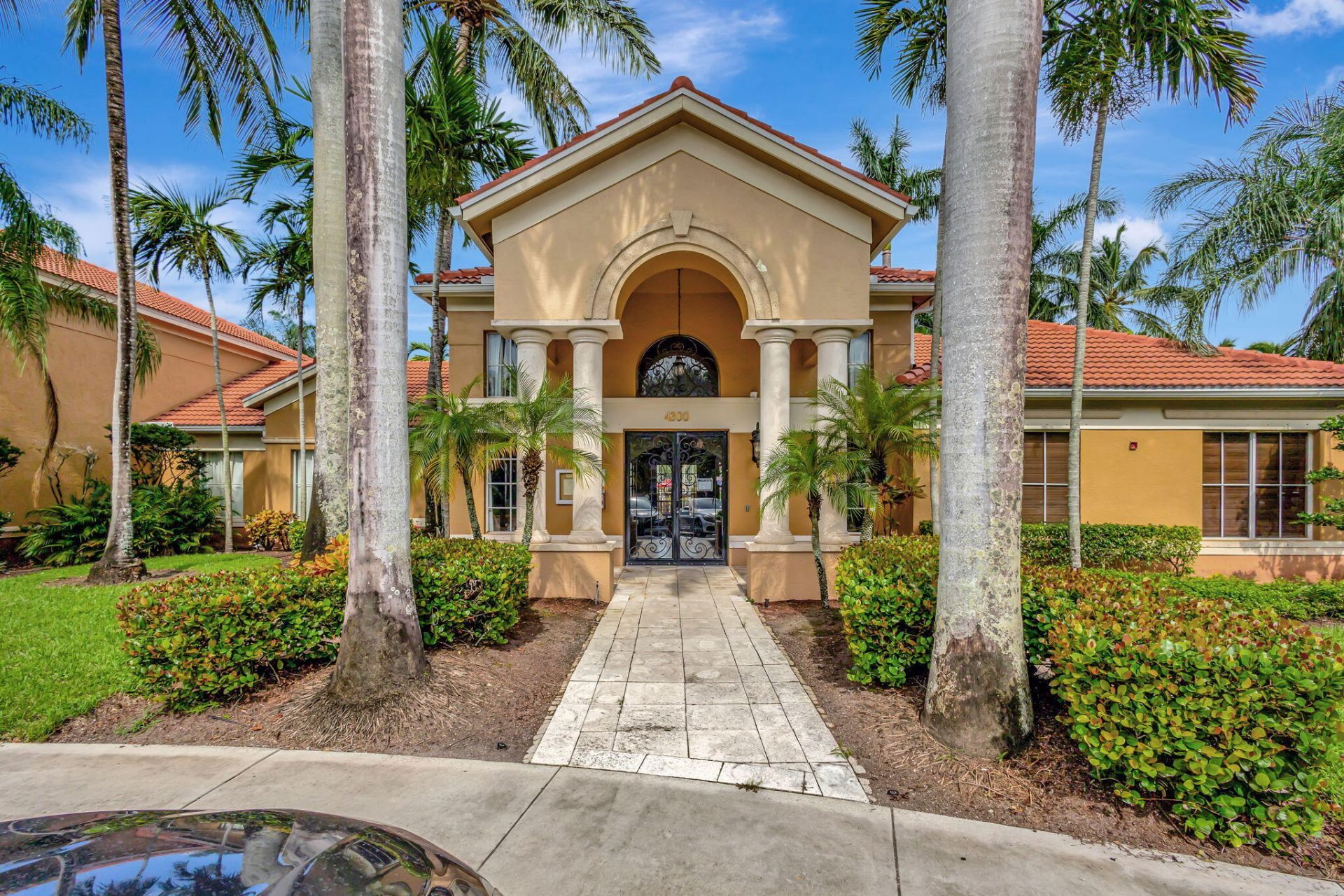 4180 San Marino Boulevard, Unit 304, West Palm Beach, FL 33409 Photo