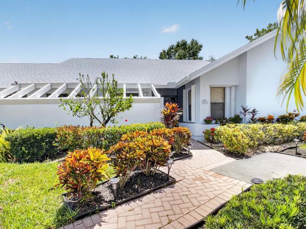 10884 LAKE FRONT Place, Boca Raton, FL 33498