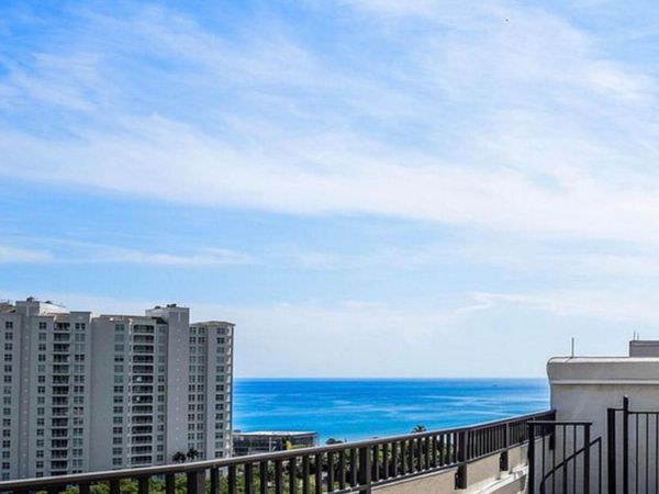 3912 S OCEAN Boulevard, Unit PH-1, Highland Beach, FL 33487