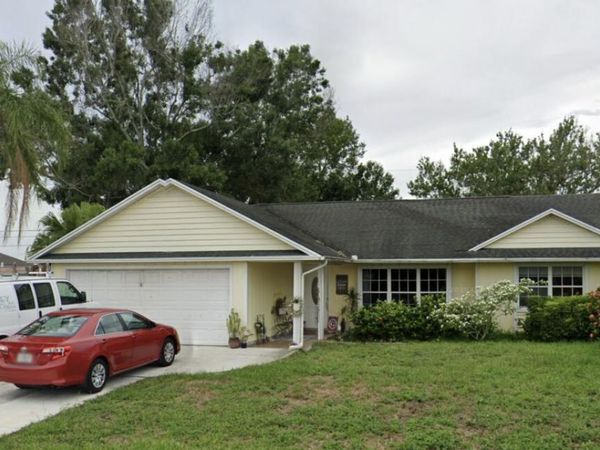 6809 NW Dragon Street, Port St. Lucie, FL 34983