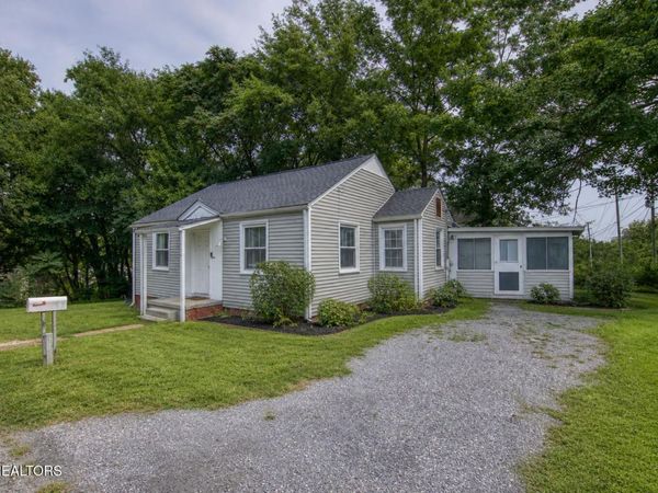 1700 Iroquois St, Knoxville, TN 37915