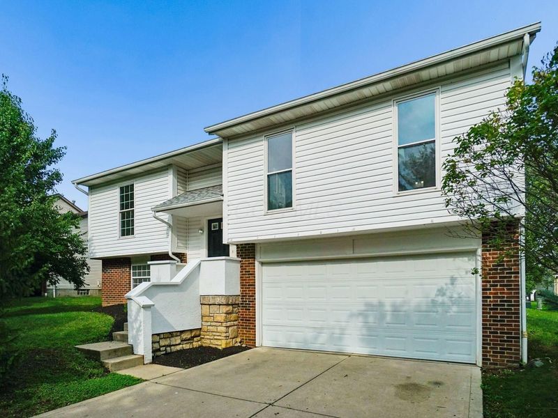 4330 Shirlene Court , Grove City, OH 43123 Photo 2
