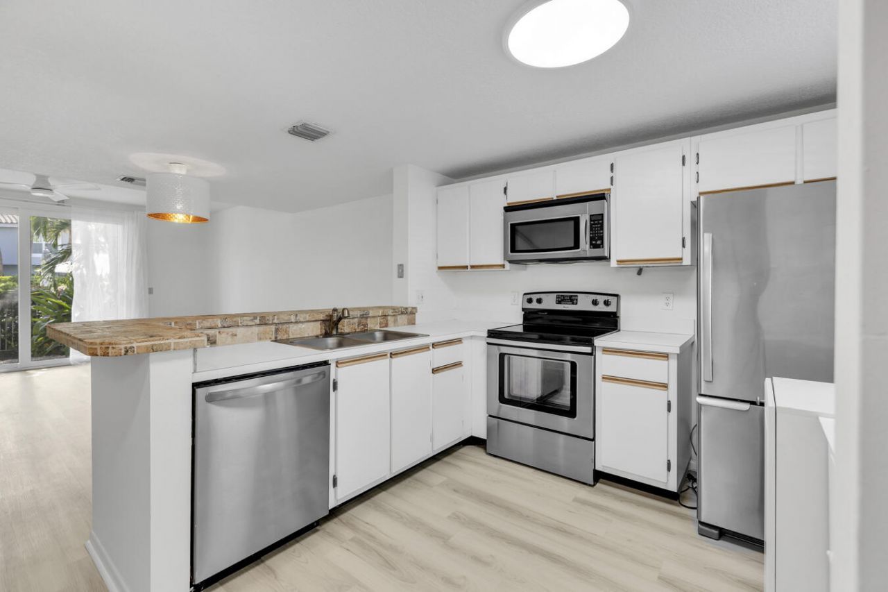 1006 Jeffery Street, Boca Raton, FL 33487 Photo