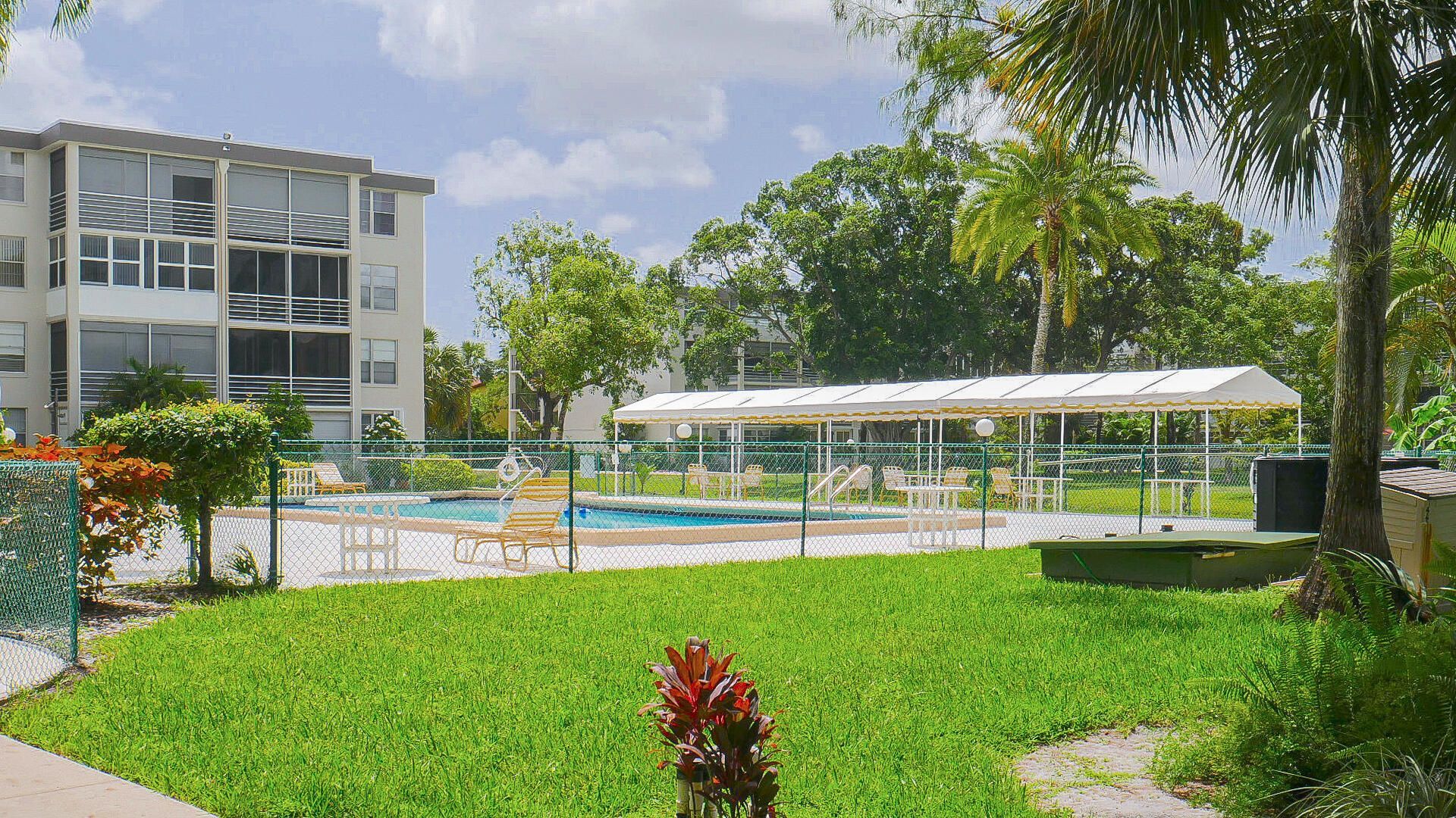 4851 NW 26th Court, Unit 336, Lauderdale Lakes, FL 33313 Photo