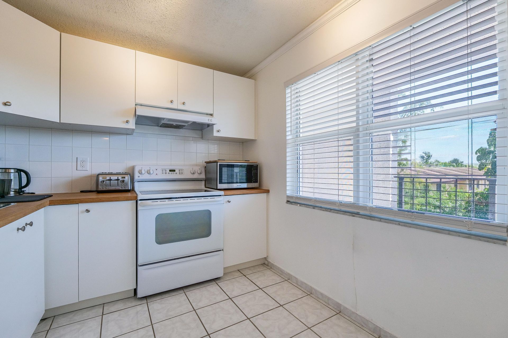4851 NW 26th Court, Unit 336, Lauderdale Lakes, FL 33313 Photo
