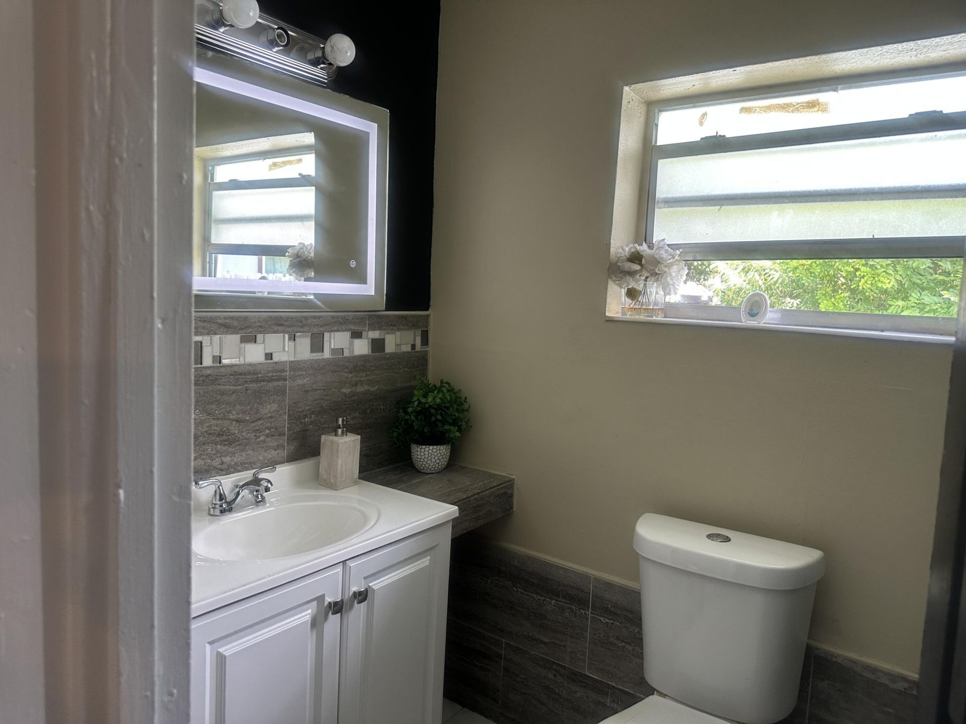1320 NW 19th Street, Fort Lauderdale, FL 33311 Photo