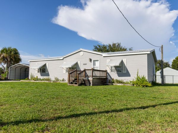 1221 CHOBEE Street, Okeechobee, FL 34974