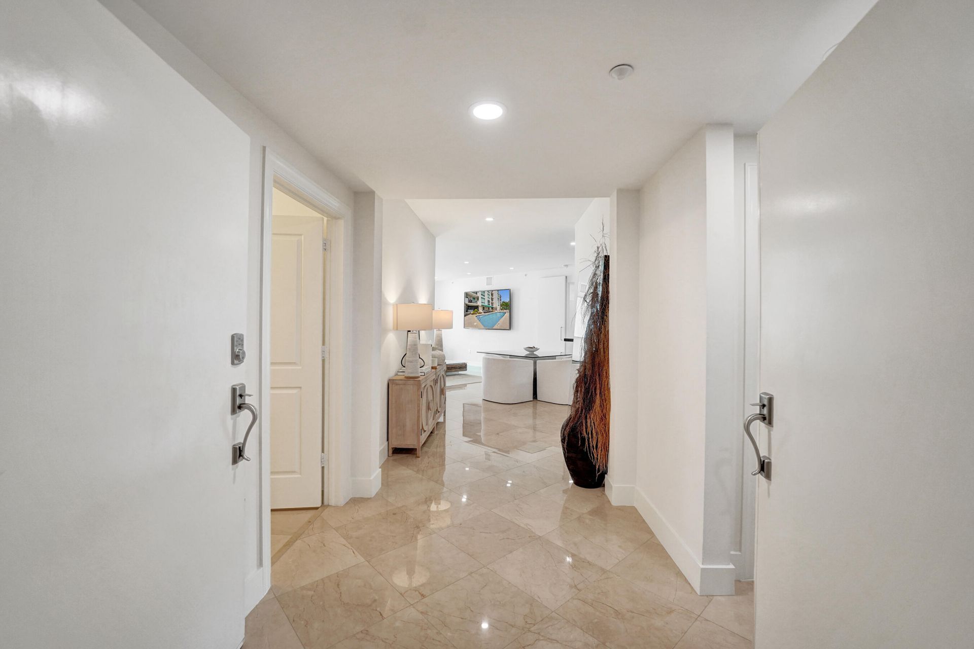 410 Hendricks Isle, Unit 203, Fort Lauderdale, FL 33301 Photo