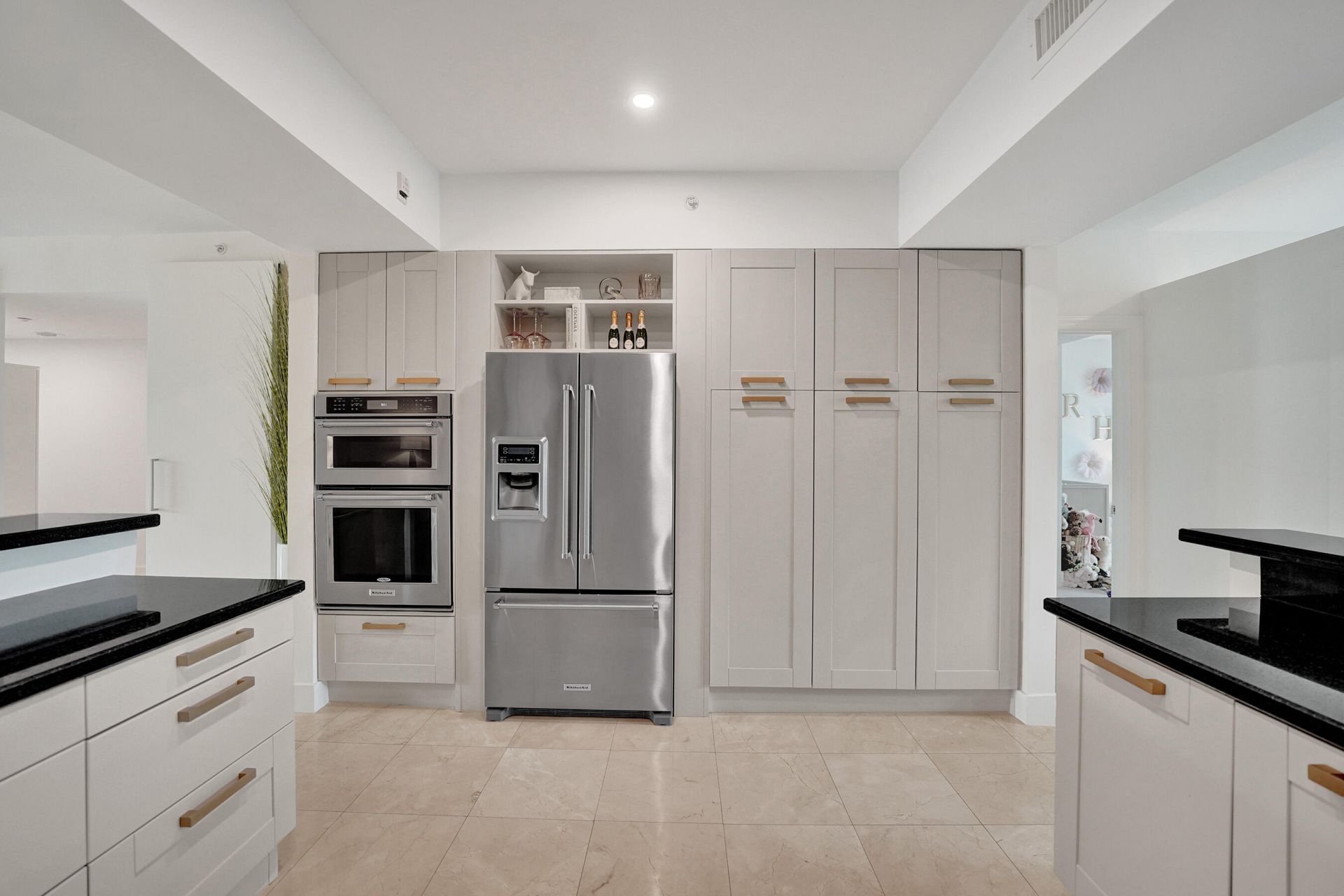 410 Hendricks Isle, Unit 203, Fort Lauderdale, FL 33301 Photo