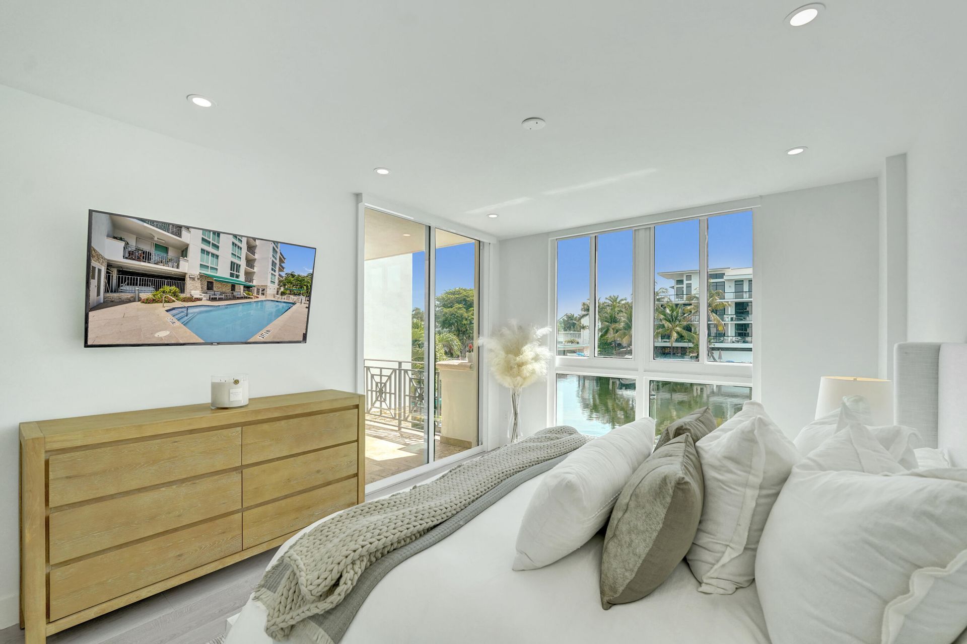410 Hendricks Isle, Unit 203, Fort Lauderdale, FL 33301 Photo