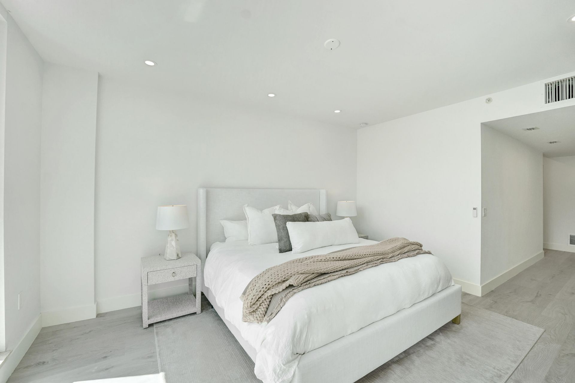 410 Hendricks Isle, Unit 203, Fort Lauderdale, FL 33301 Photo