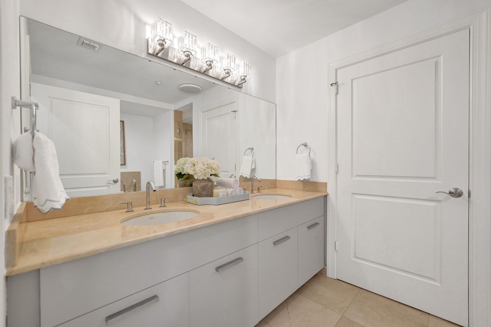 410 Hendricks Isle, Unit 203, Fort Lauderdale, FL 33301 Photo
