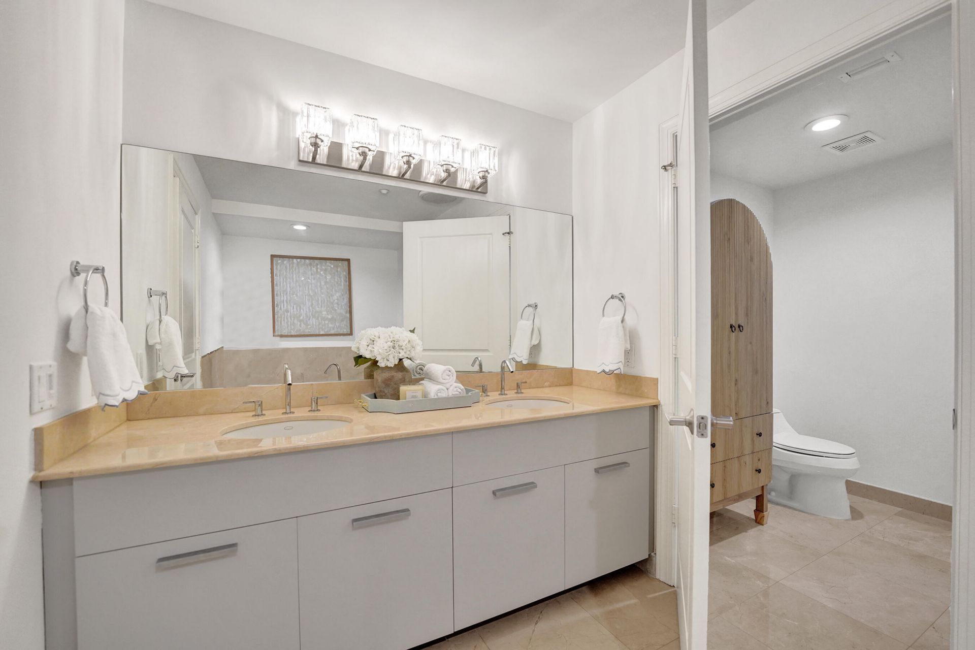 410 Hendricks Isle, Unit 203, Fort Lauderdale, FL 33301 Photo
