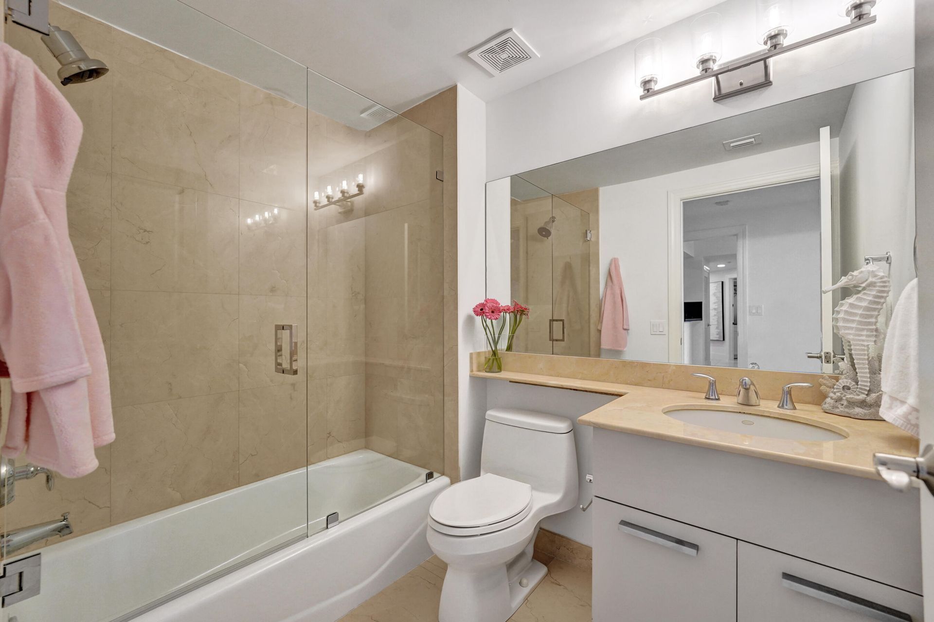 410 Hendricks Isle, Unit 203, Fort Lauderdale, FL 33301 Photo