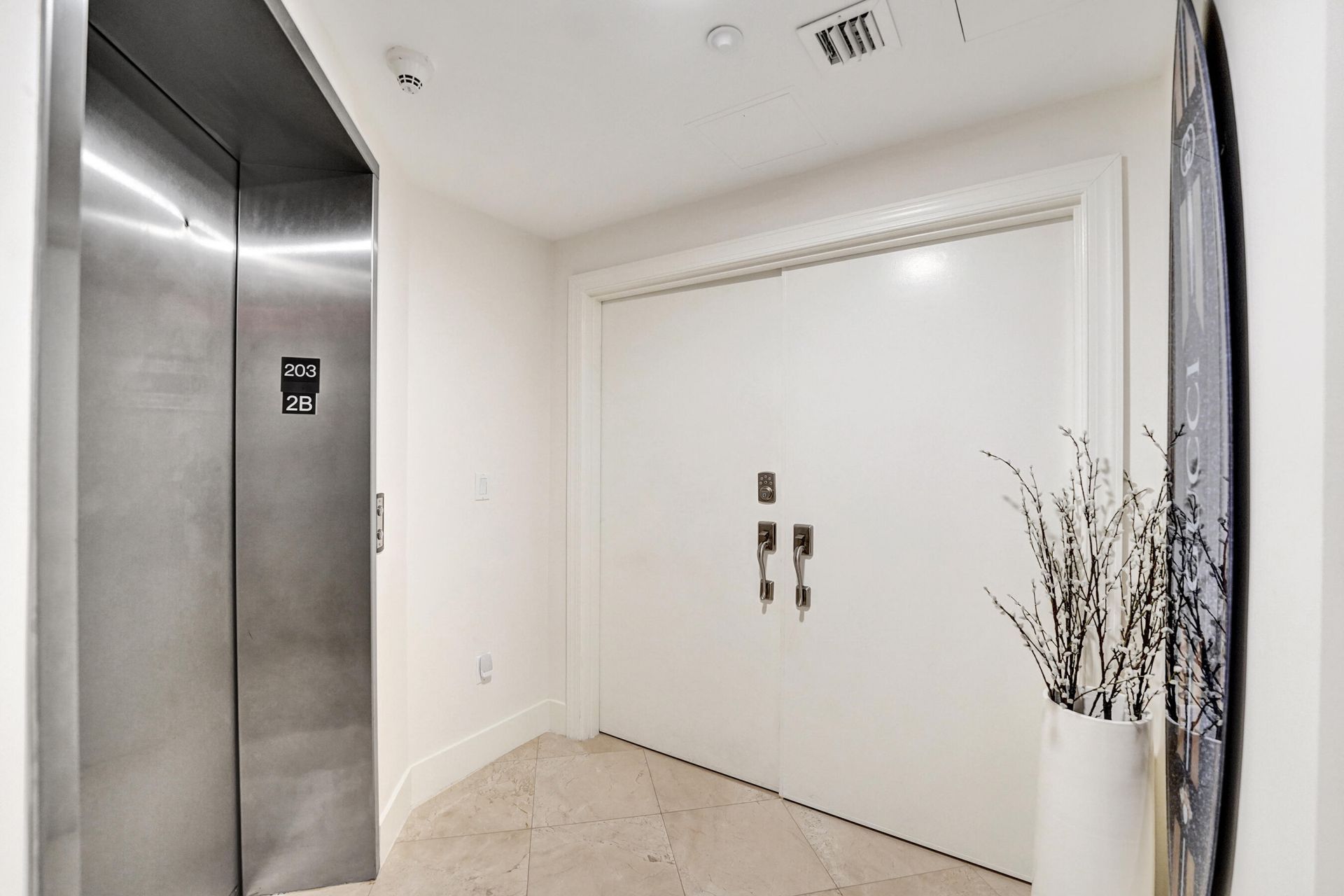 410 Hendricks Isle, Unit 203, Fort Lauderdale, FL 33301 Photo