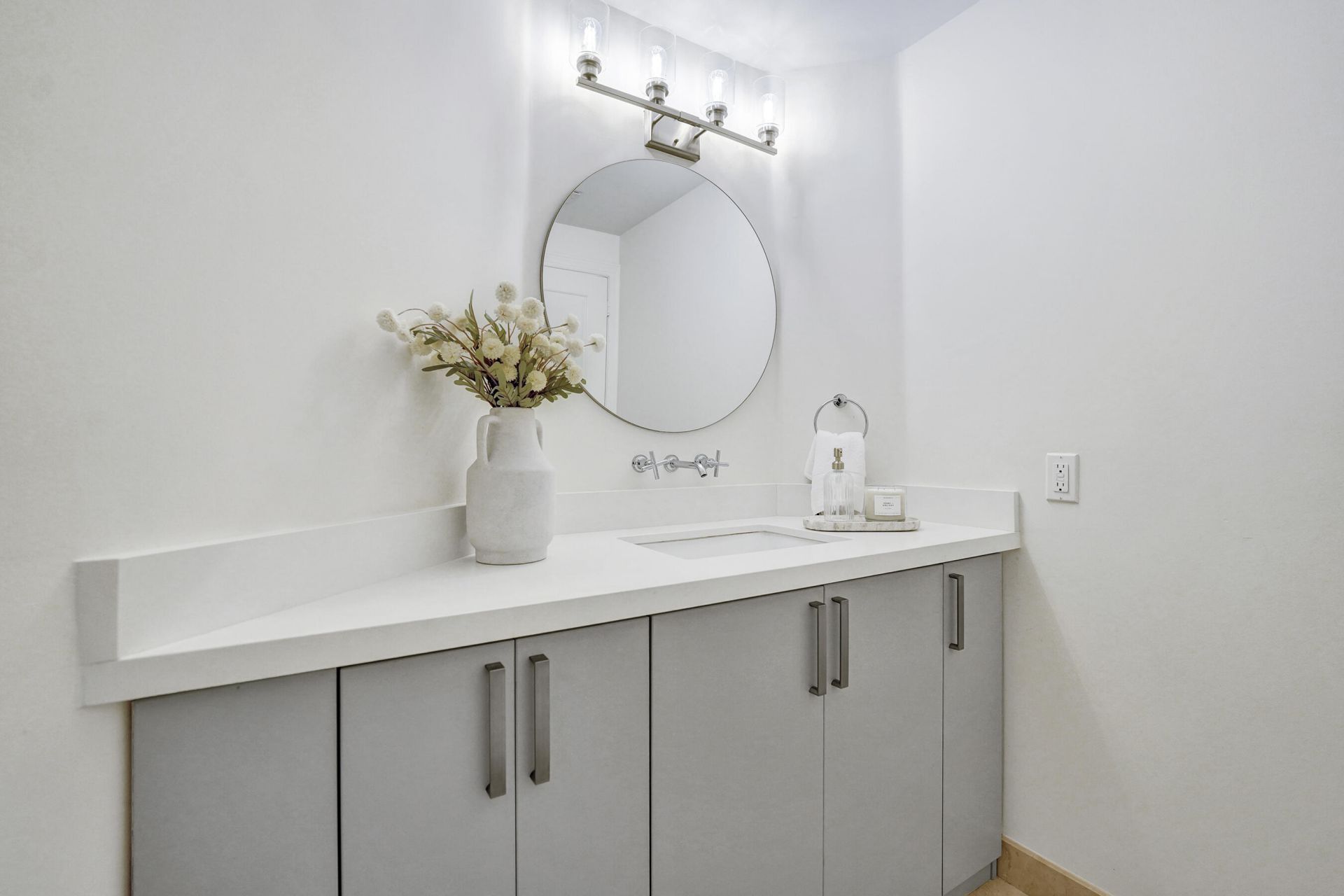 410 Hendricks Isle, Unit 203, Fort Lauderdale, FL 33301 Photo