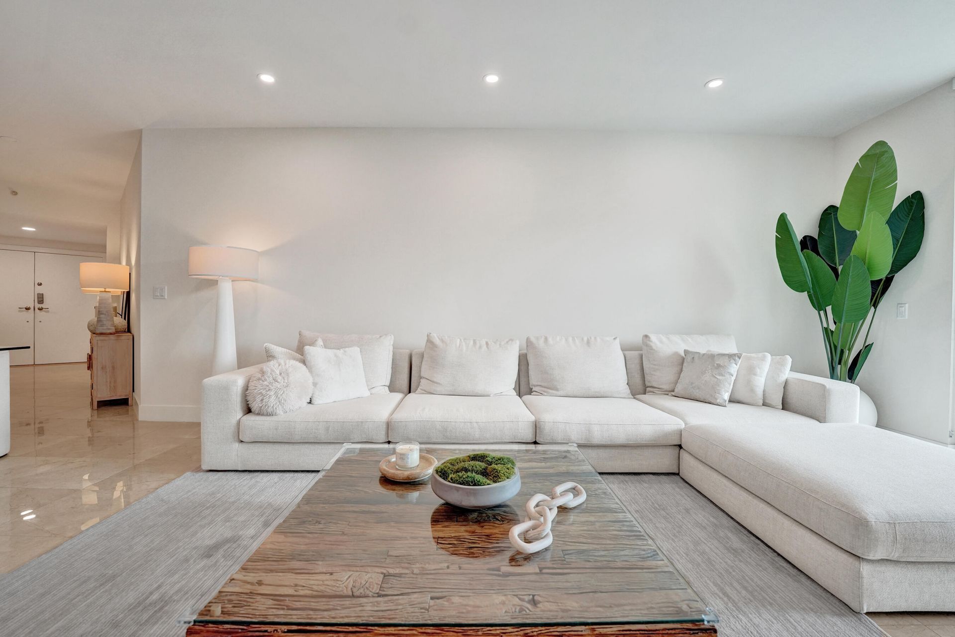 410 Hendricks Isle, Unit 203, Fort Lauderdale, FL 33301 Photo
