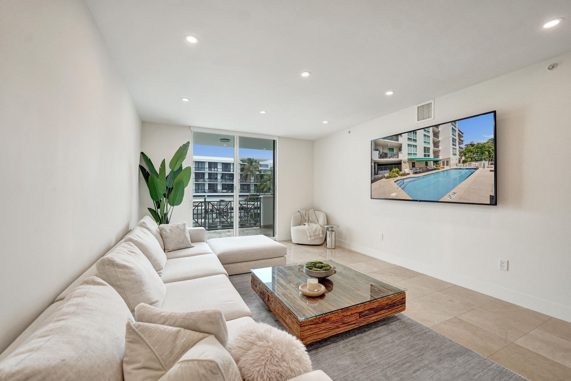 410 Hendricks Isle, Unit 203, Fort Lauderdale, FL 33301 Photo
