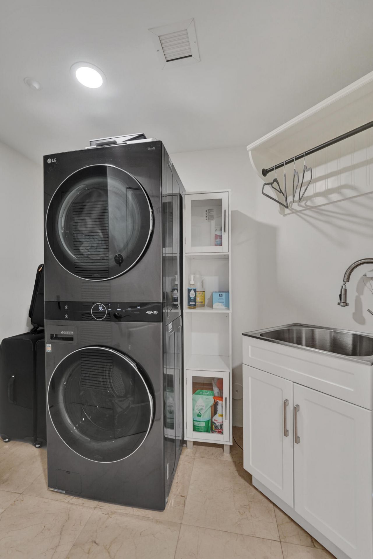 410 Hendricks Isle, Unit 203, Fort Lauderdale, FL 33301 Photo