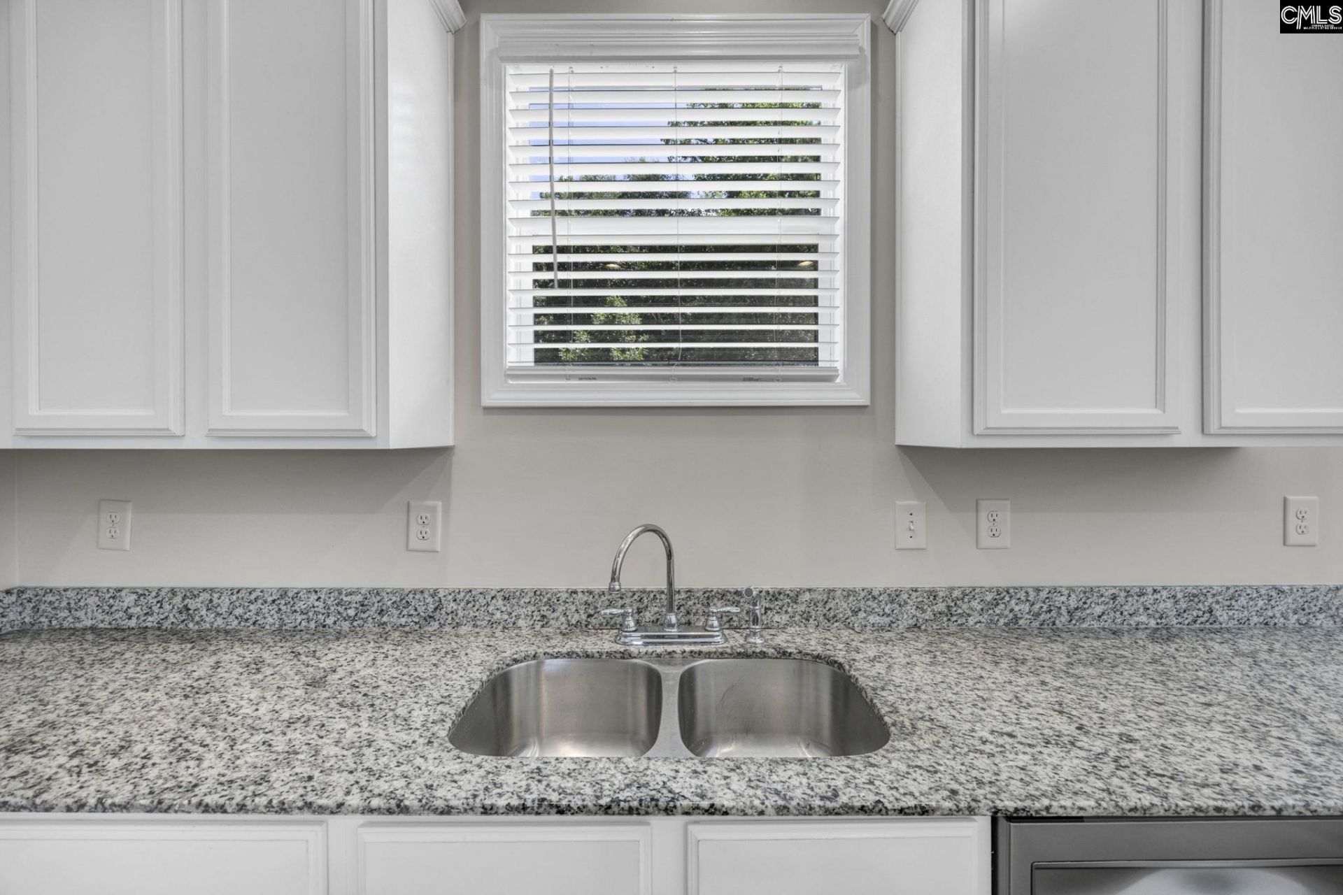 425 Magnolia Tree Road  Photo 13