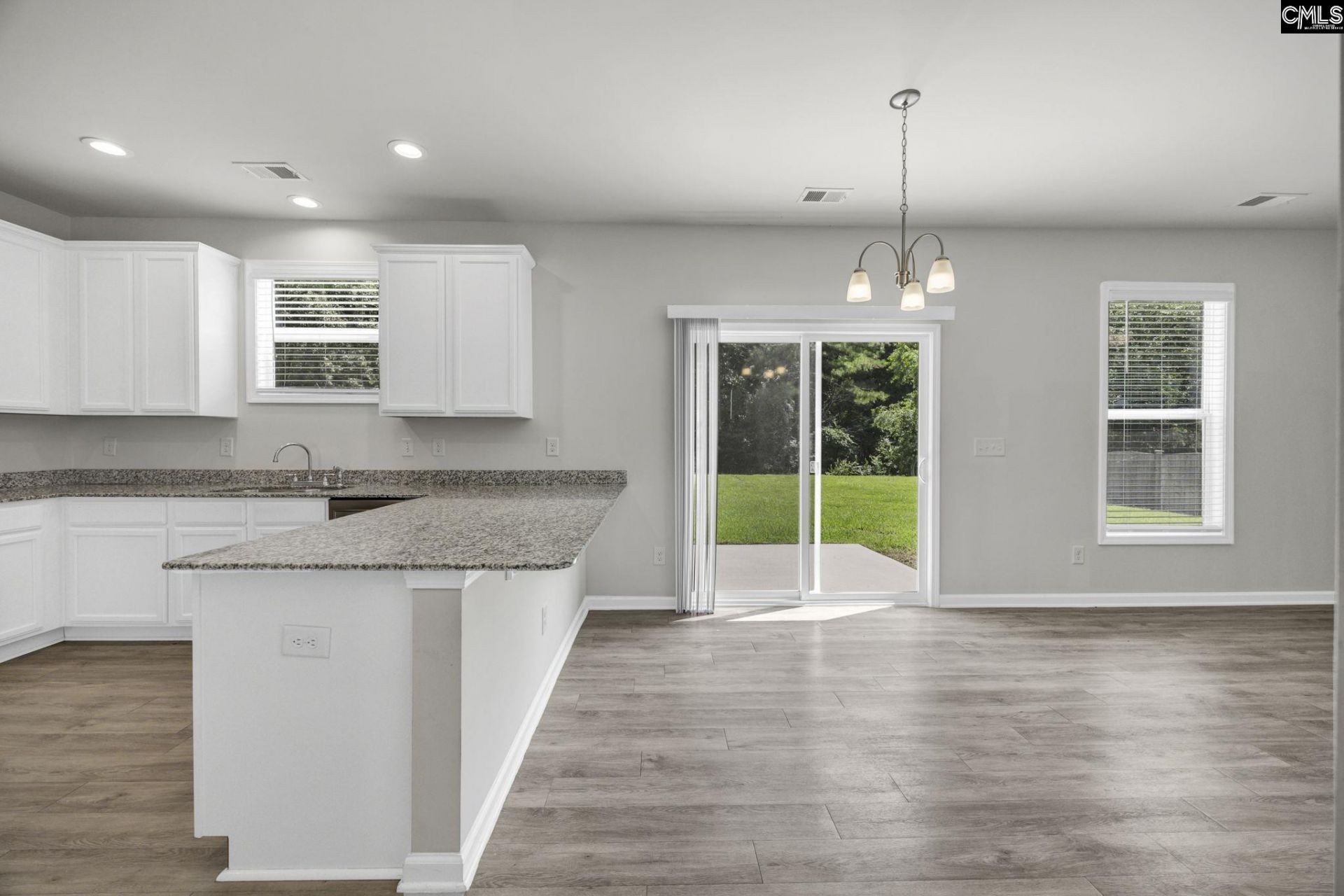 425 Magnolia Tree Road  Photo 7