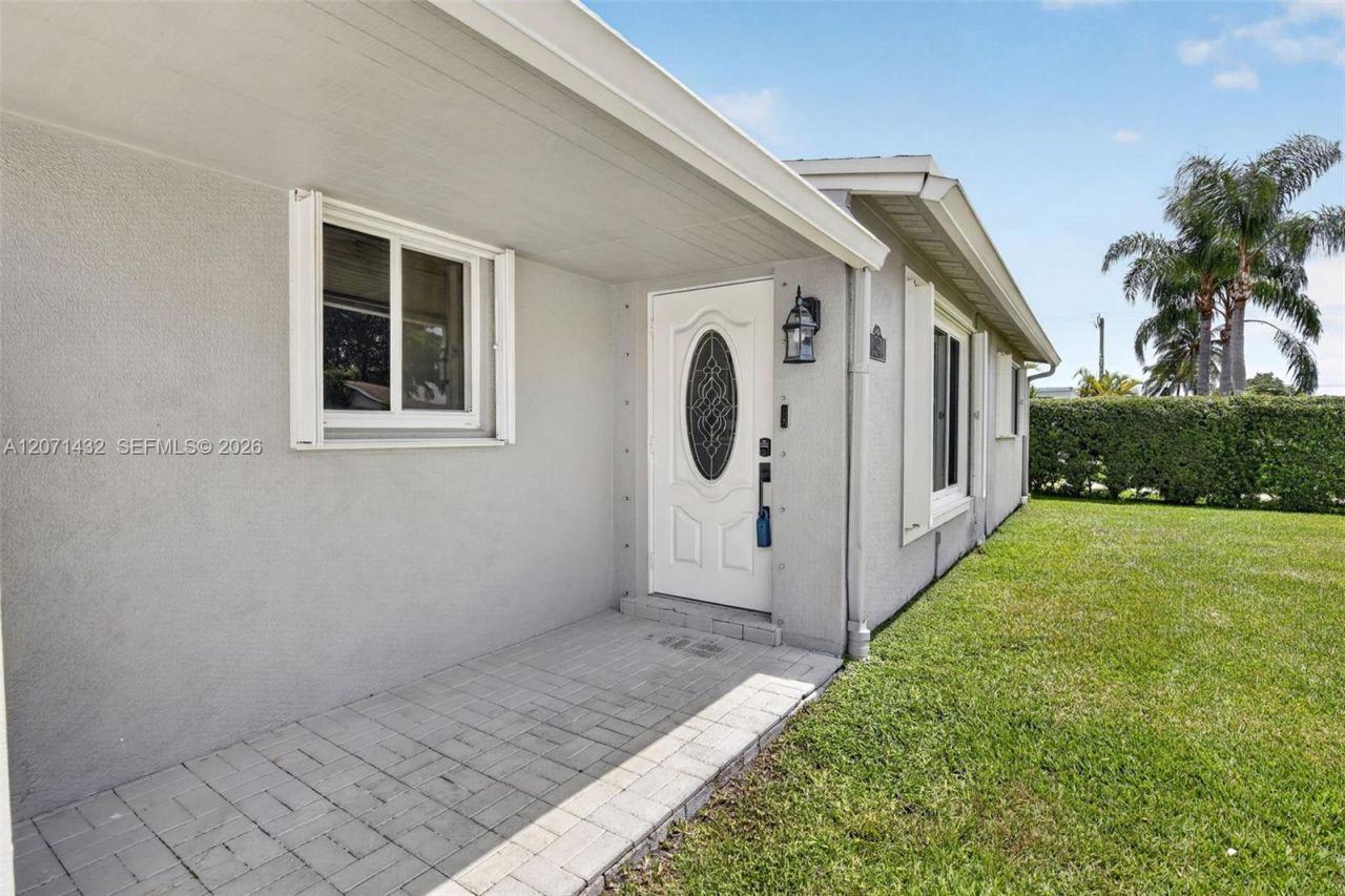 7521 Eaton St, Hollywood, FL 33024 Photo