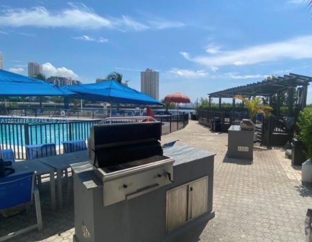 999 Brickell Bay Dr, Unit 809, Miami, FL 33131 Photo