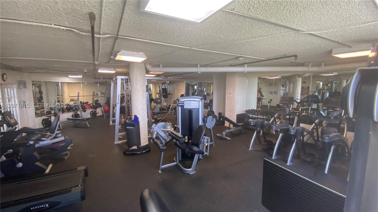 999 Brickell Bay Dr, Unit 809, Miami, FL 33131 Photo