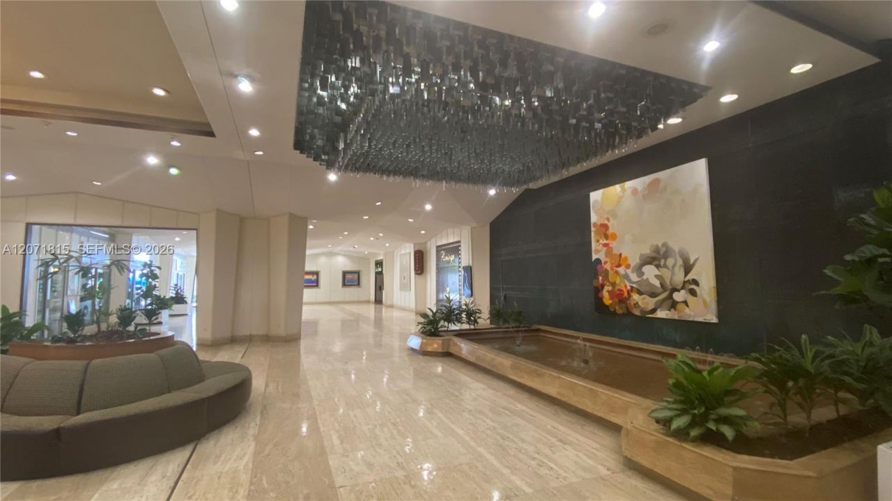 999 Brickell Bay Dr, Unit 809, Miami, FL 33131 Photo