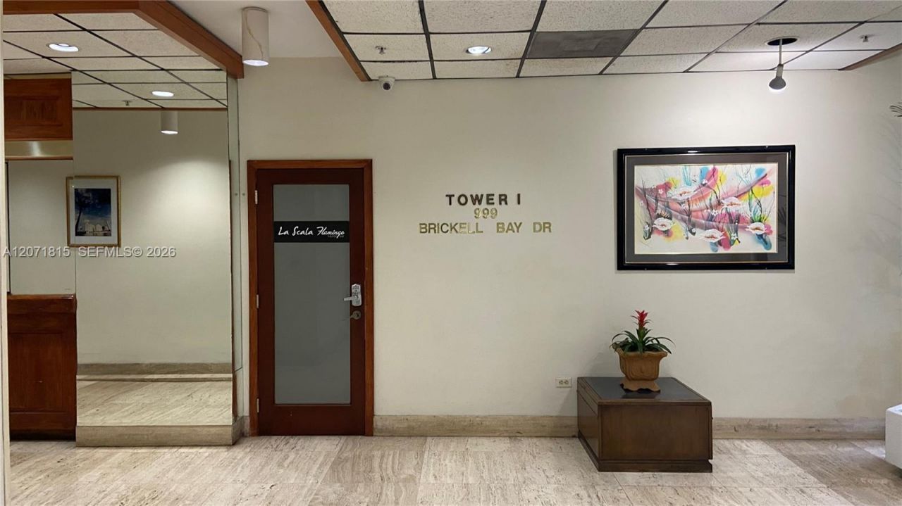 999 Brickell Bay Dr, Unit 809, Miami, FL 33131 Photo