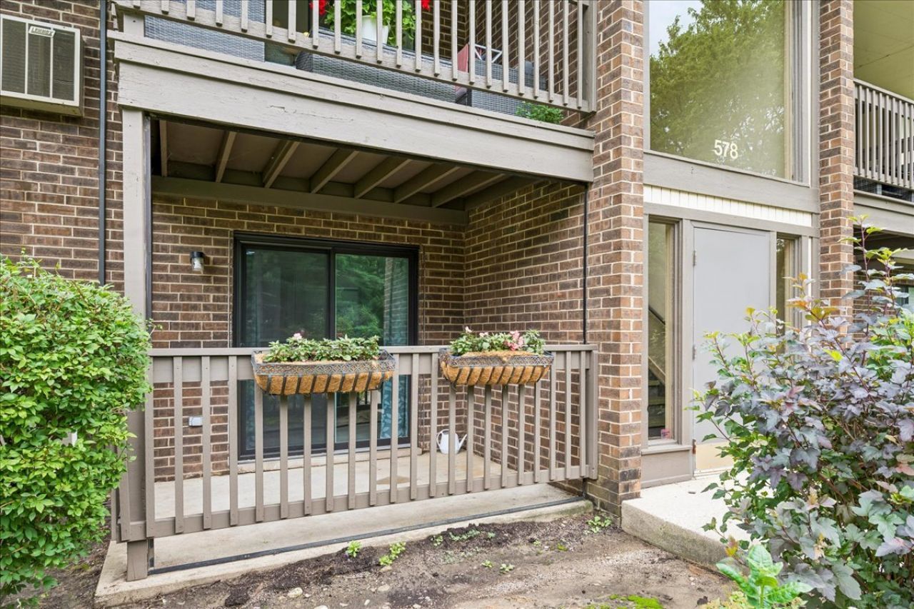 578 Somerset Lane, Unit 1, Crystal Lake, IL 60014 Main Photo