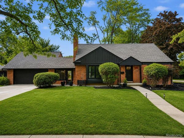 32253 Sheridan Drive, Beverly Hills Village, Mi 48025