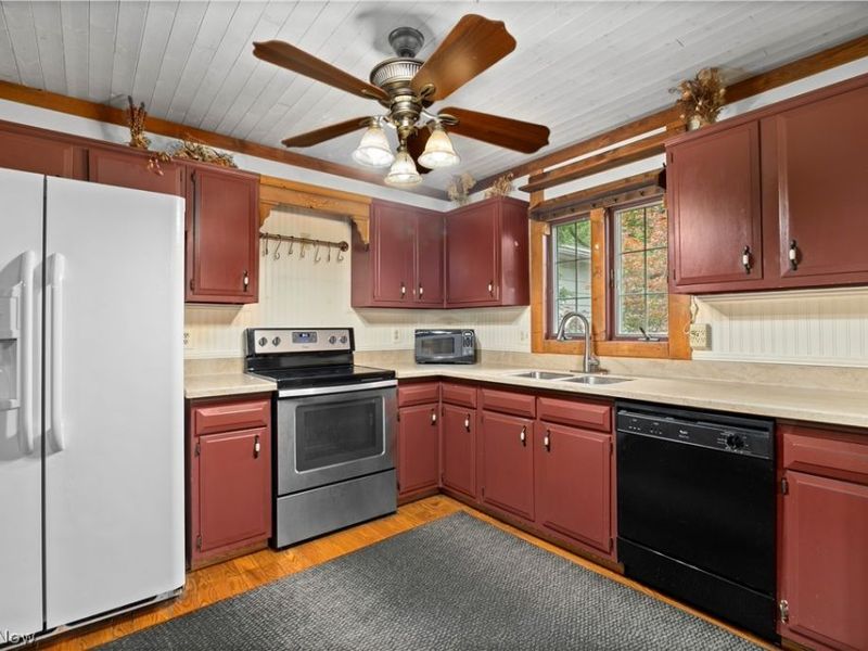 8567 Brentwood Drive, Olmsted Township, OH 44138 Photo 11