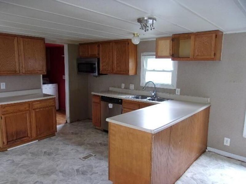 73 Seymour Avenue , Buckeye Lake, OH 43008 Photo 6
