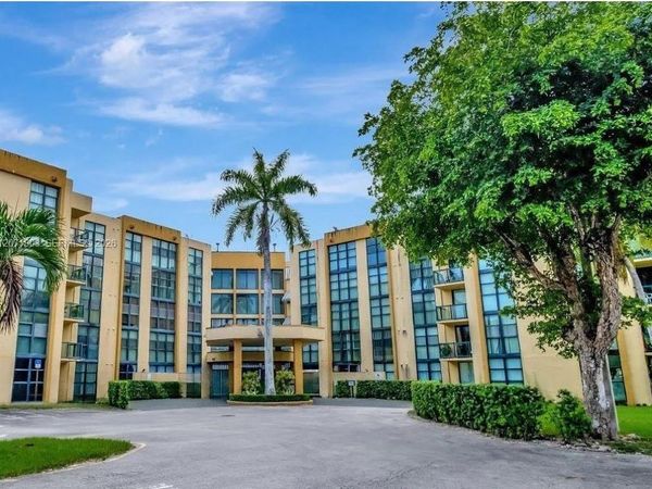 11790 SW 18th St , Unit 520-3, Miami, FL 33175