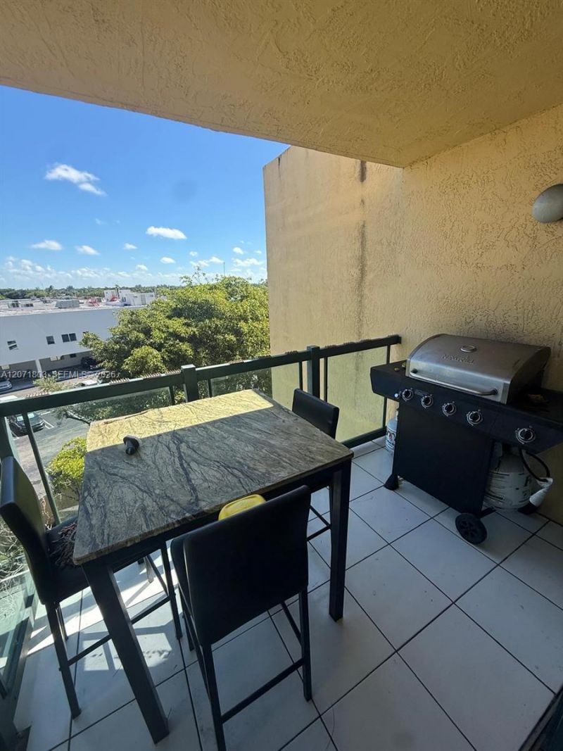11790 SW 18th St, Unit 520-3, Miami, FL 33175 Photo