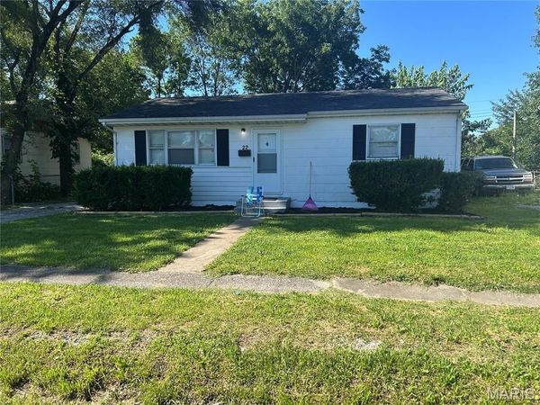 22 School Street , Cahokia, IL 62206
