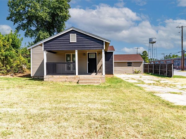 525 E Washington Avenue , Bristow, OK 74010