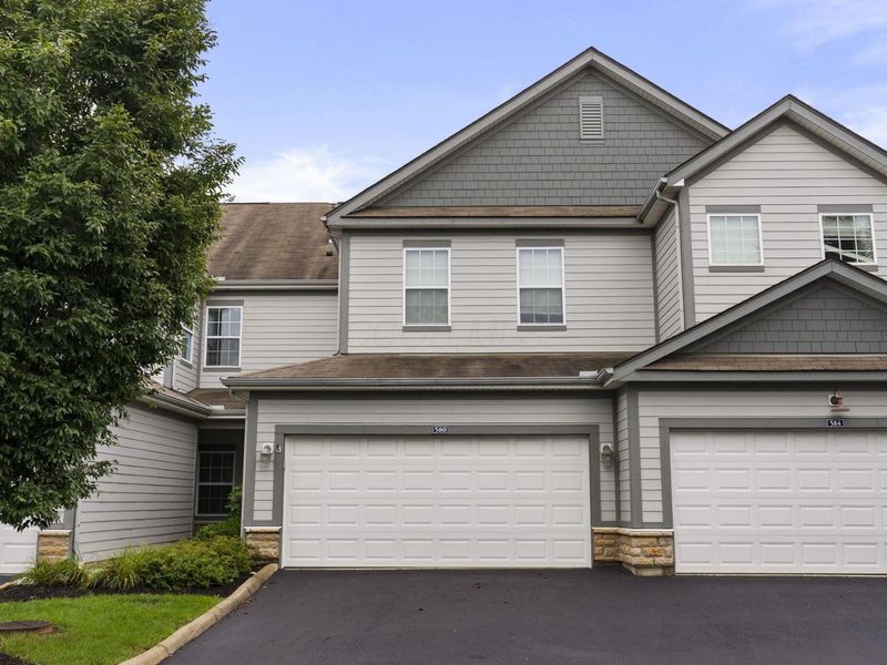 580 Redwood Lane, Lewis Center, OH 43035 Photo 2