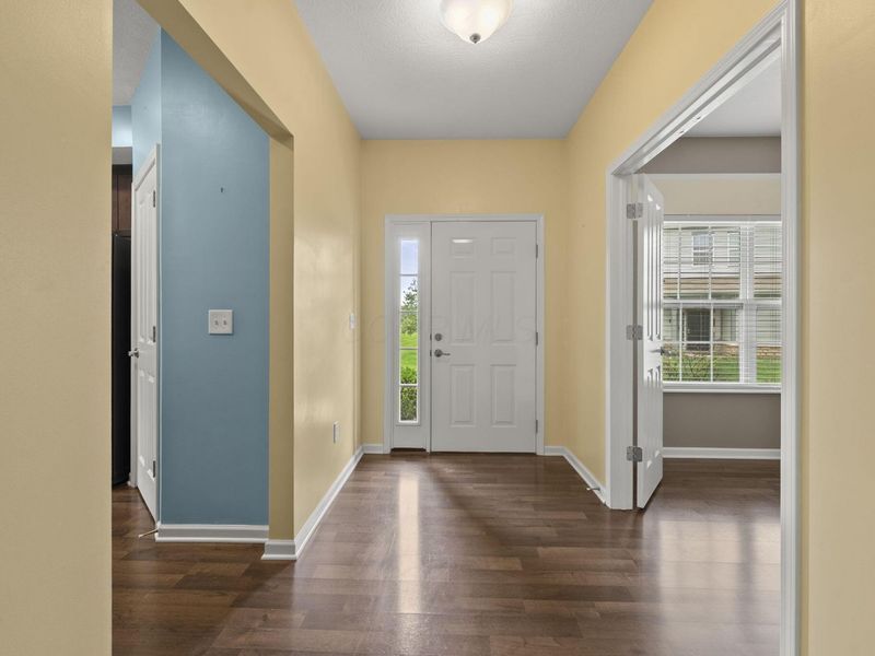 580 Redwood Lane, Lewis Center, OH 43035 Photo 3