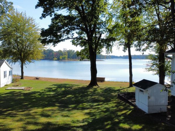 41193 N Park Street, Paw Paw, MI 49079