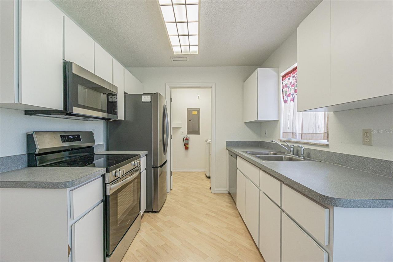 8157 Sturbridge Court, Weeki Wachee, FL 34613 Photo